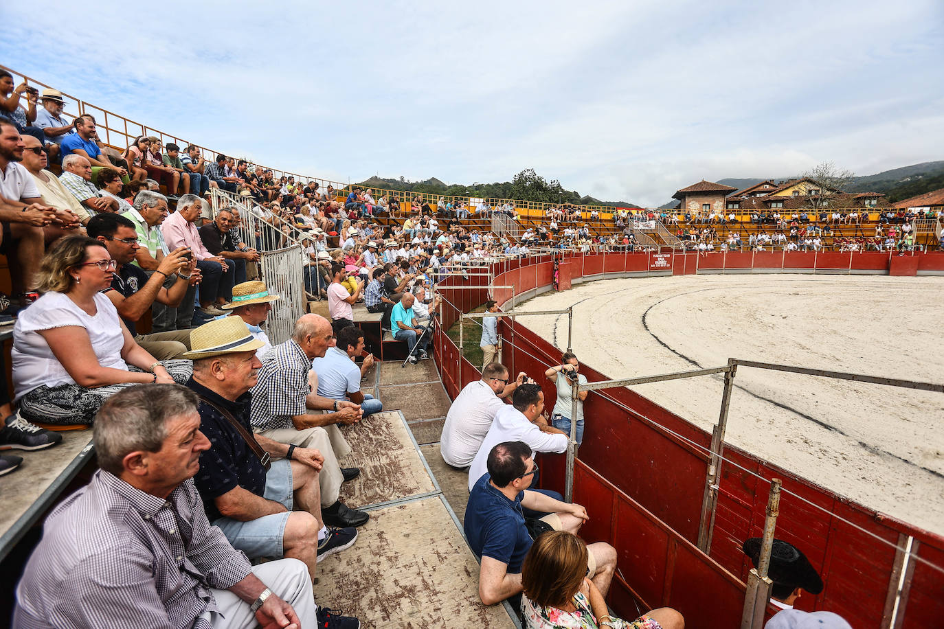 Fotos: Tensión y toros en Benia de Onís