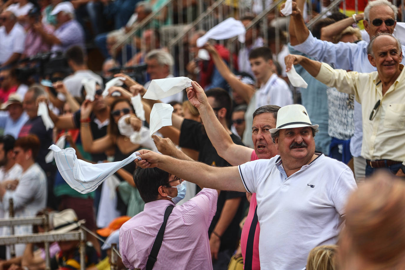 Fotos: Tensión y toros en Benia de Onís