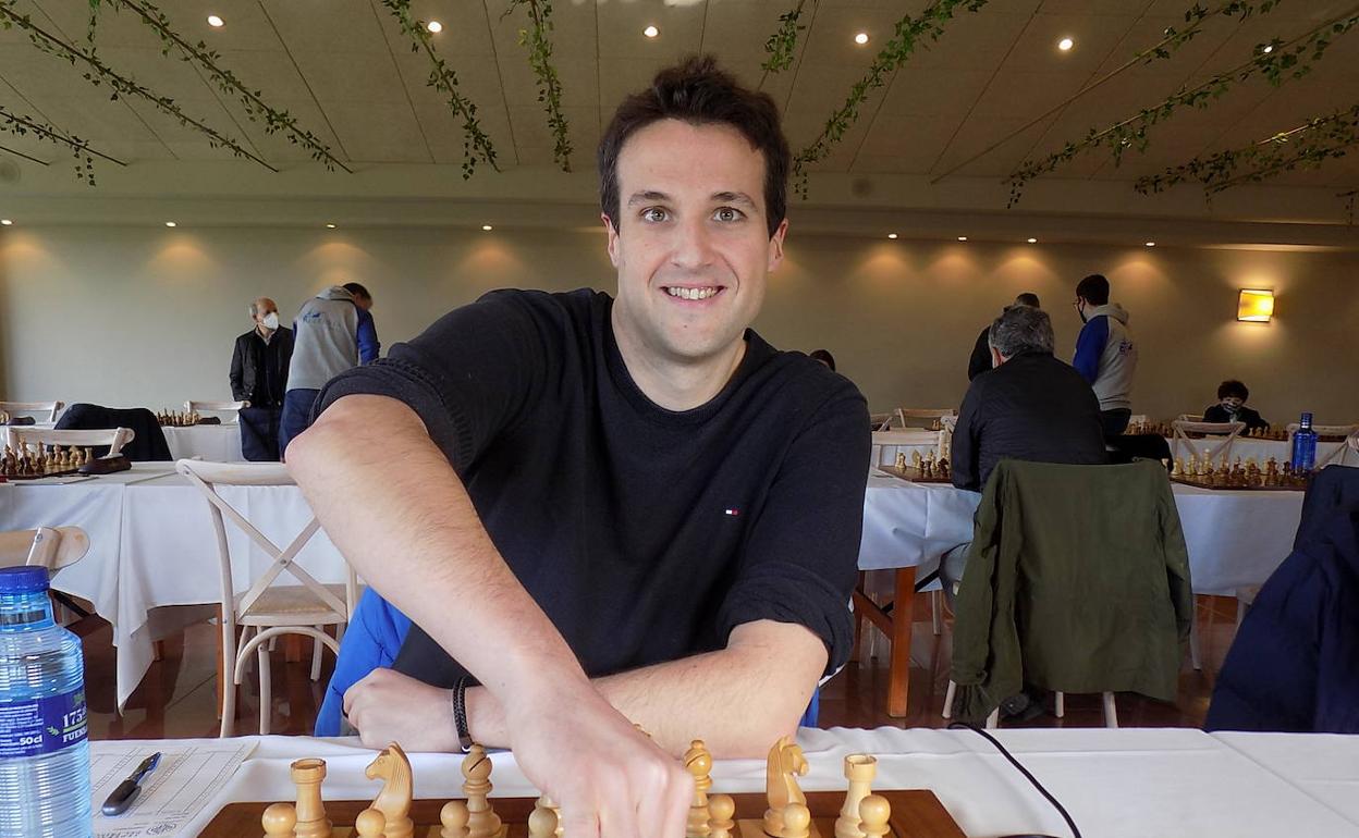 El maestro gijonés Enrique Álvarez.