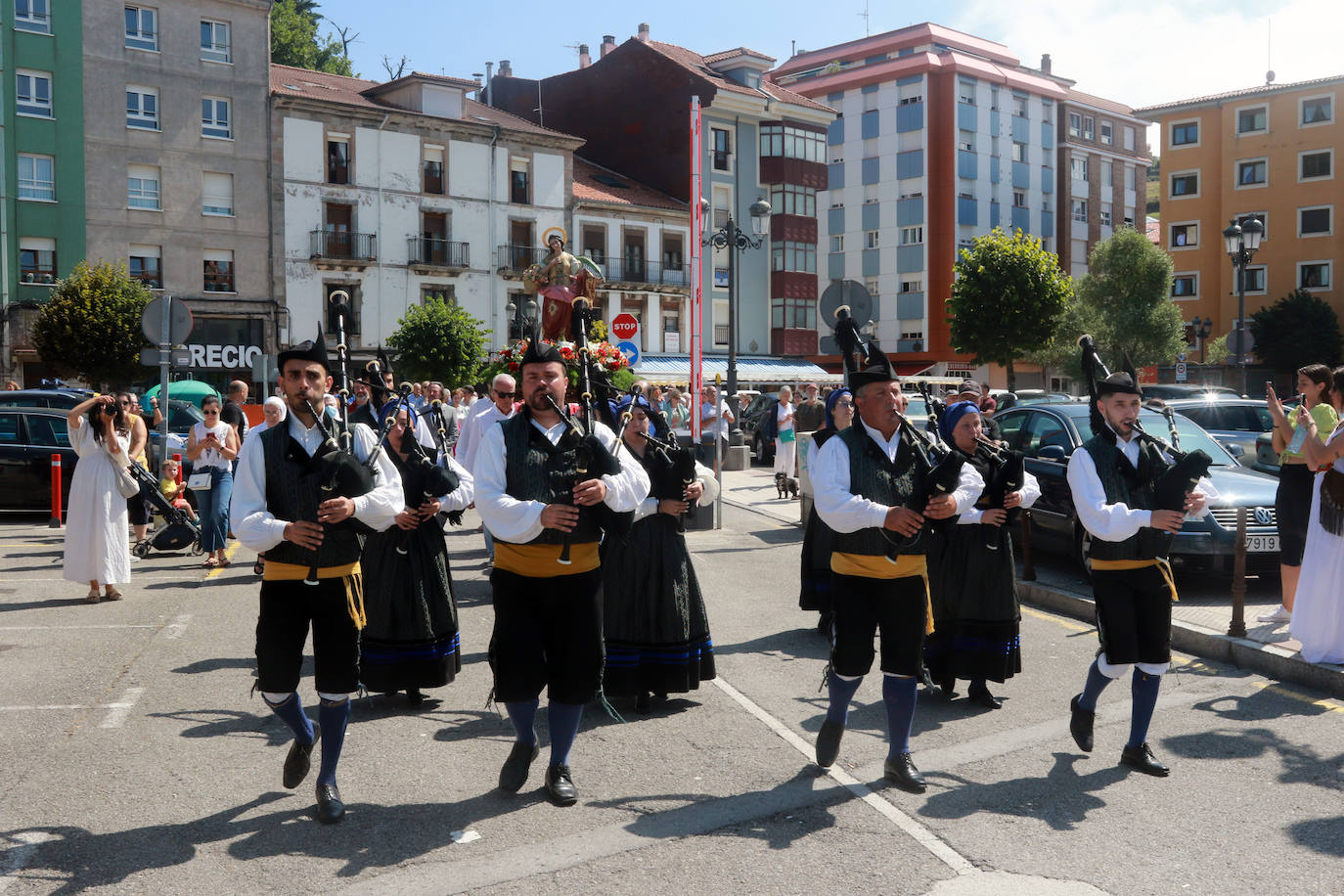 Fotos: Ribadesella celebra Santa Marina