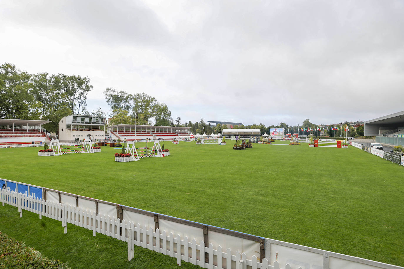 Fotos: Las Mestas, listas para acoger el Hípico