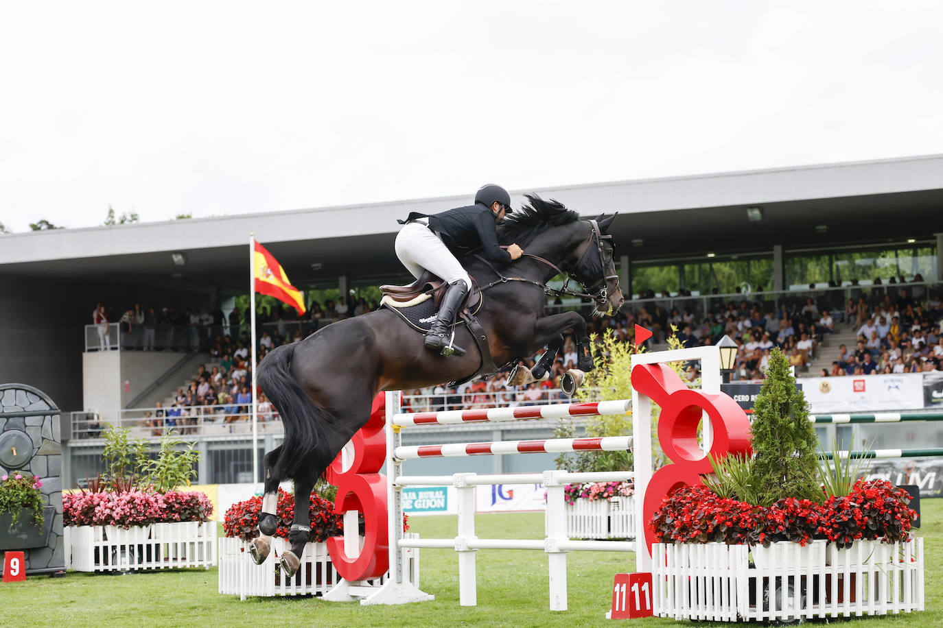 Fotos: Espectáculo a caballo en Las Mestas