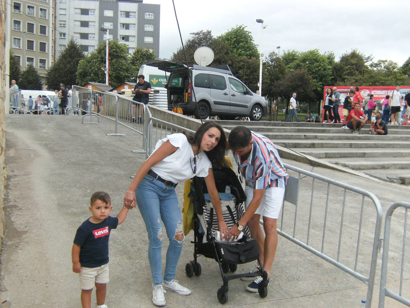 Fotos: ¿Estuviste en el récord mundial de escanciado de sidra de Gijón? ¡Búscate! (2)