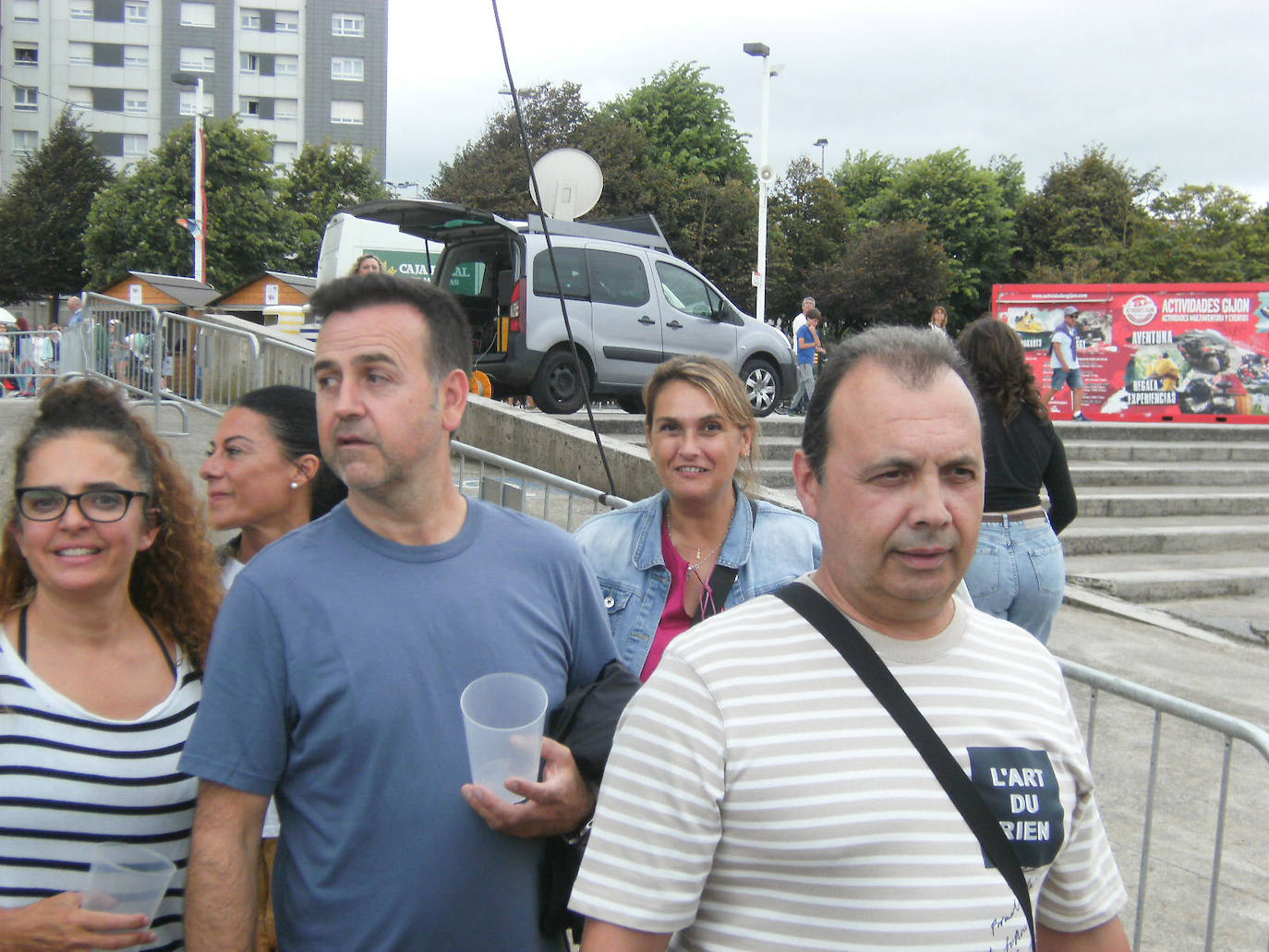 Fotos: ¿Estuviste en el récord mundial de escanciado de sidra de Gijón? ¡Búscate! (2)