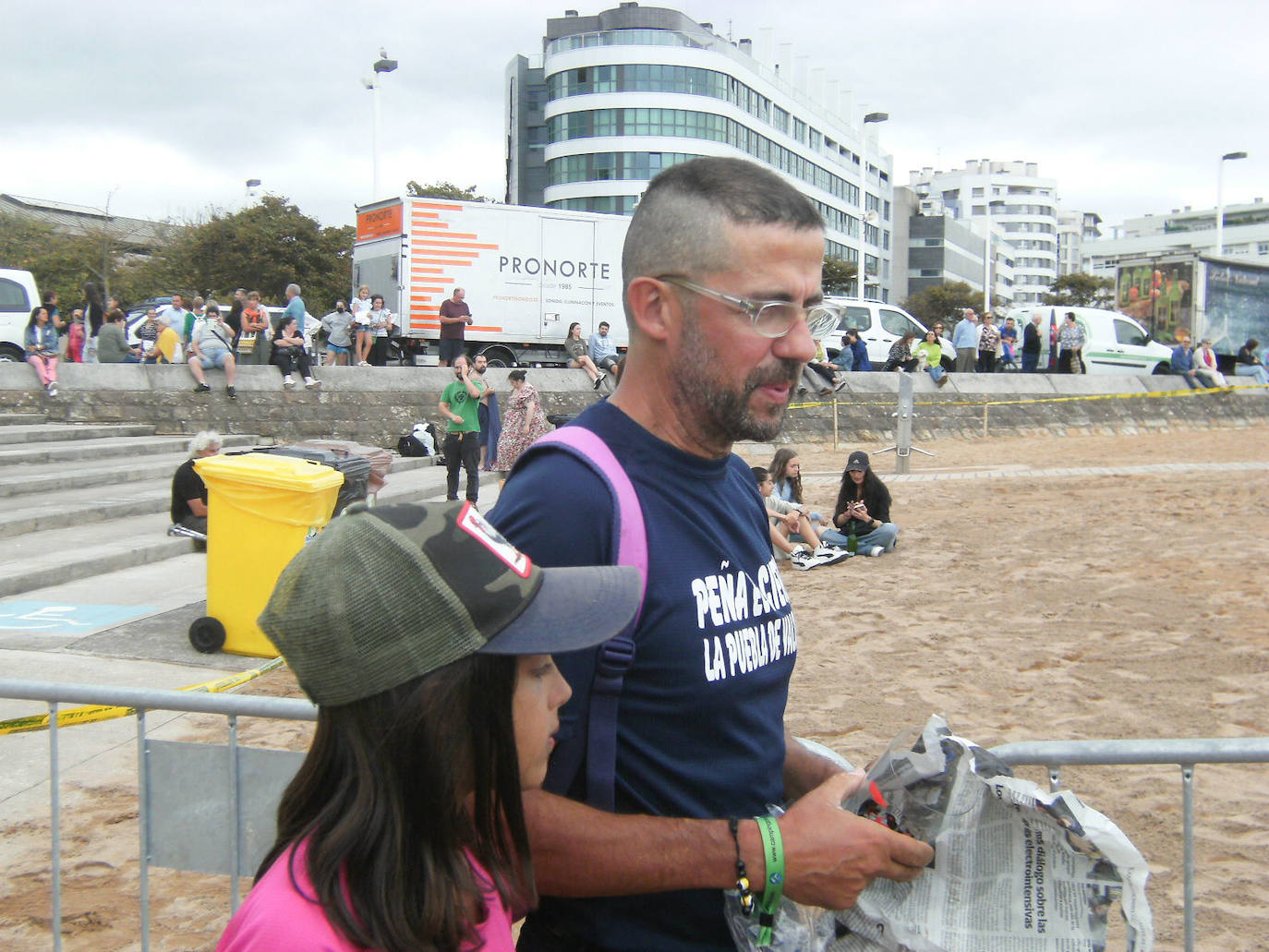 Fotos: ¿Estuviste en el récord mundial de escanciado de sidra de Gijón? ¡Búscate! (2)