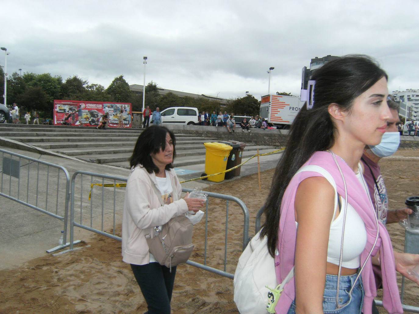 Fotos: ¿Estuviste en el récord mundial de escanciado de sidra de Gijón? ¡Búscate! (2)