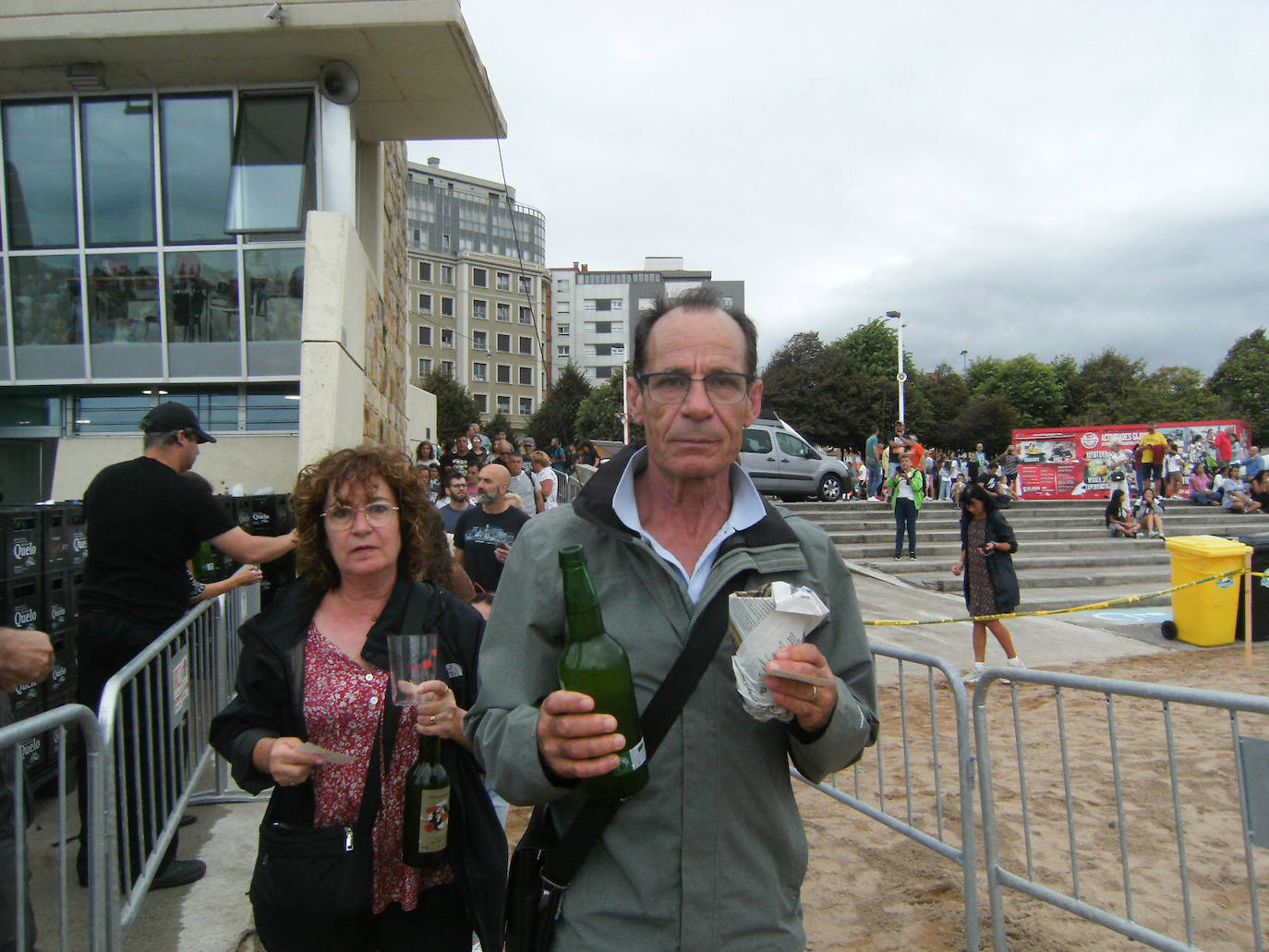 Fotos: ¿Estuviste en el récord mundial de escanciado de sidra de Gijón? ¡Búscate! (2)