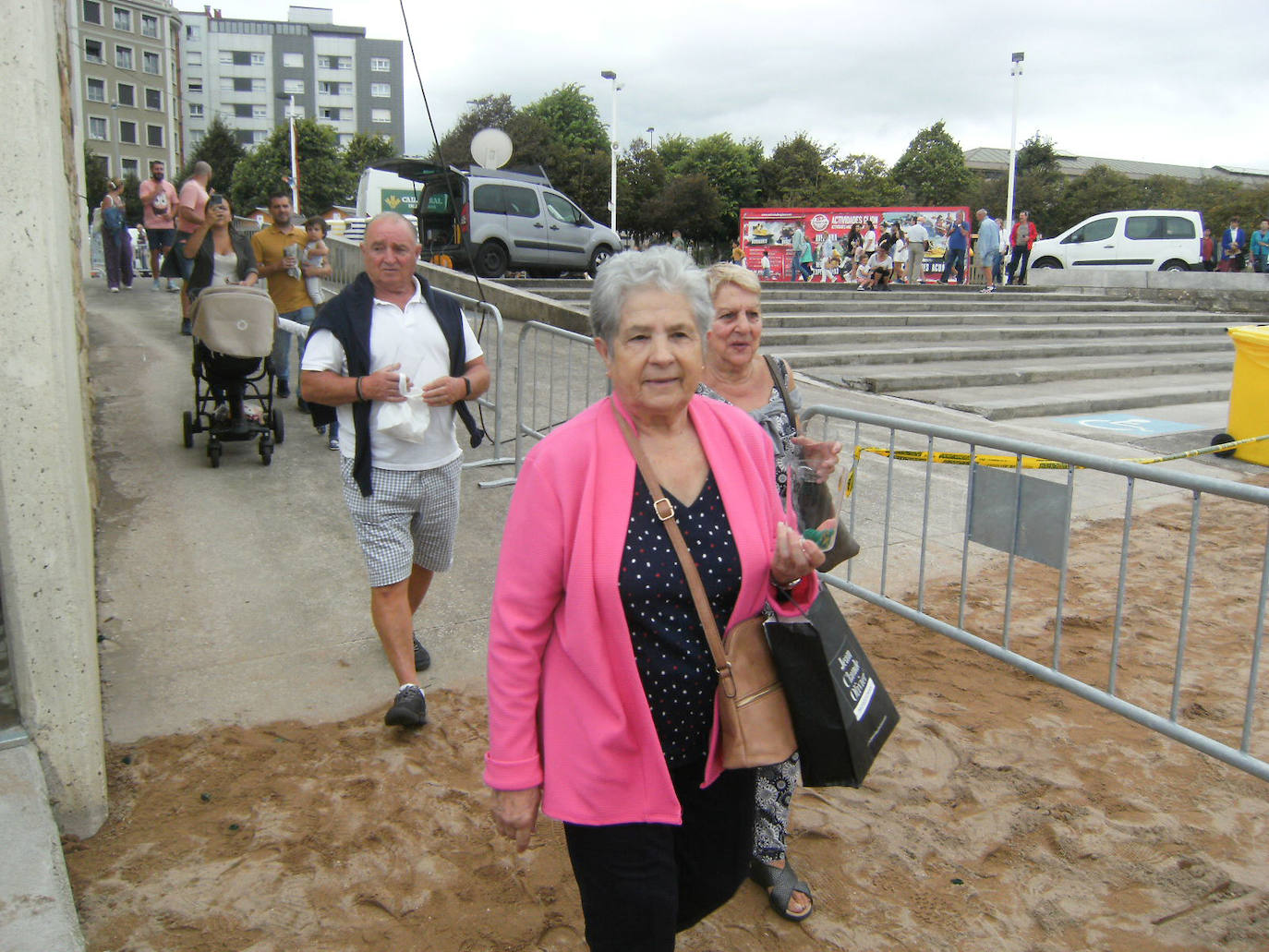 Fotos: ¿Estuviste en el récord mundial de escanciado de sidra de Gijón? ¡Búscate! (2)