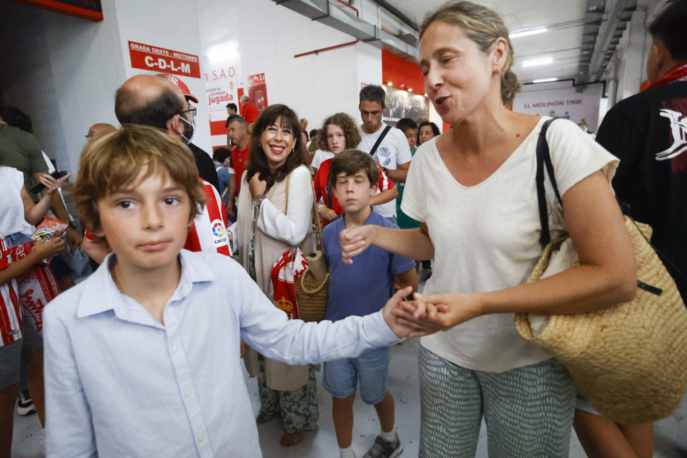 Fotos: ¿Estuviste en el Sporting - Burgos? ¡Búscate!