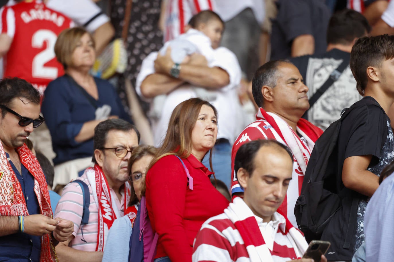 Fotos: ¿Estuviste en el Sporting - Burgos? ¡Búscate!