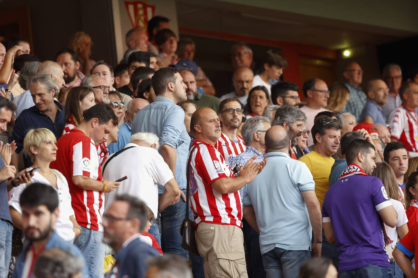 Fotos: ¿Estuviste en el Sporting - Burgos? ¡Búscate!