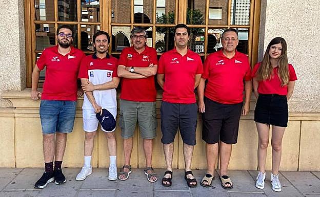 Daniel Centrón, Alfonso Del Valle, Jesús Lobo, Ignacio Fernández, Miguel Marino y María Joglar, integrantes del Grupo Covadonga.