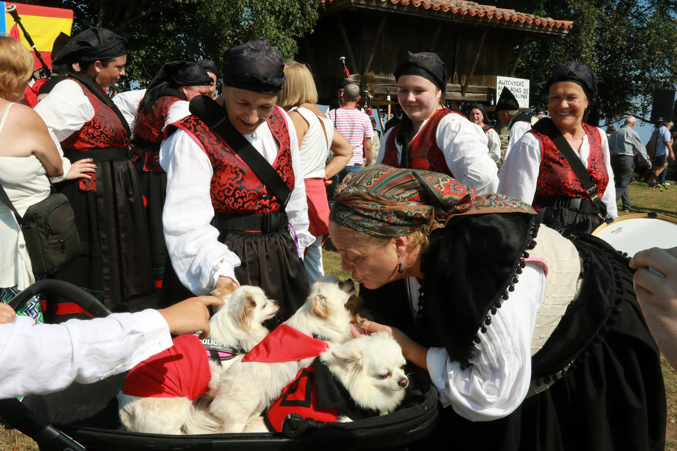 Fotos: Gran broche para las grandes fiestas de Asturias