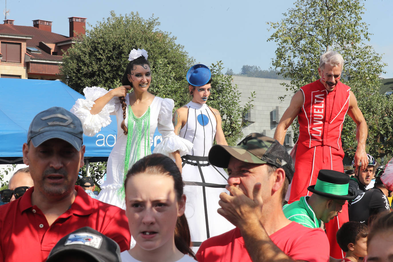 Fotos: Gran expectación en la última etapa asturiana de La Vuelta a España