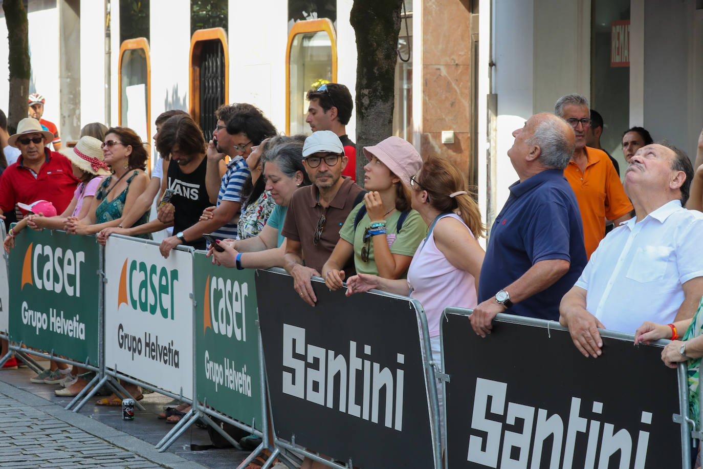 Fotos: Gran expectación en la última etapa asturiana de La Vuelta a España