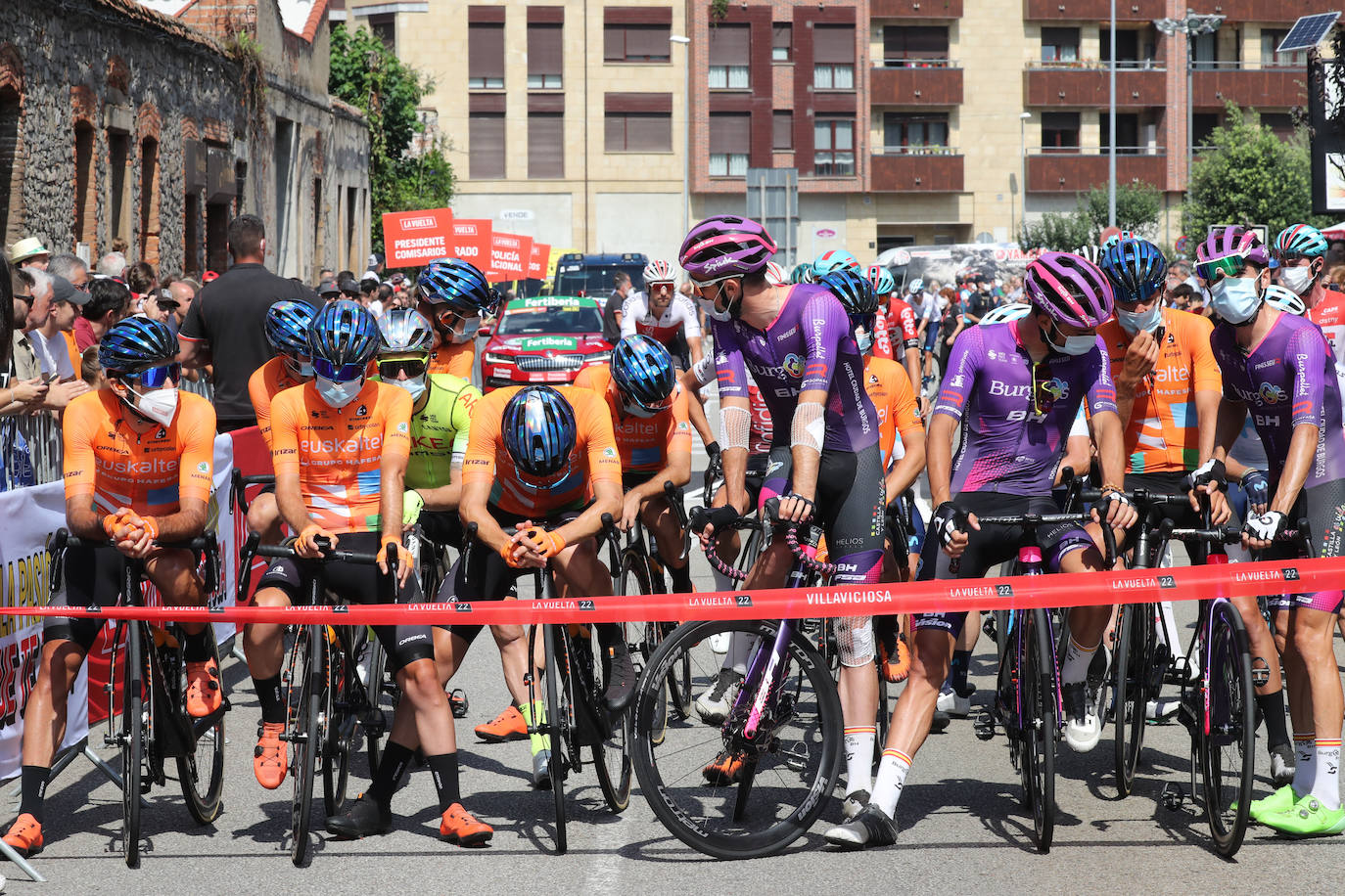 Fotos: Gran expectación en la última etapa asturiana de La Vuelta a España
