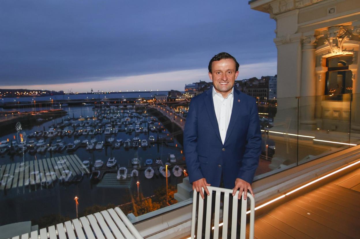 Mikel Arriola, durante su visita a Asturias. 