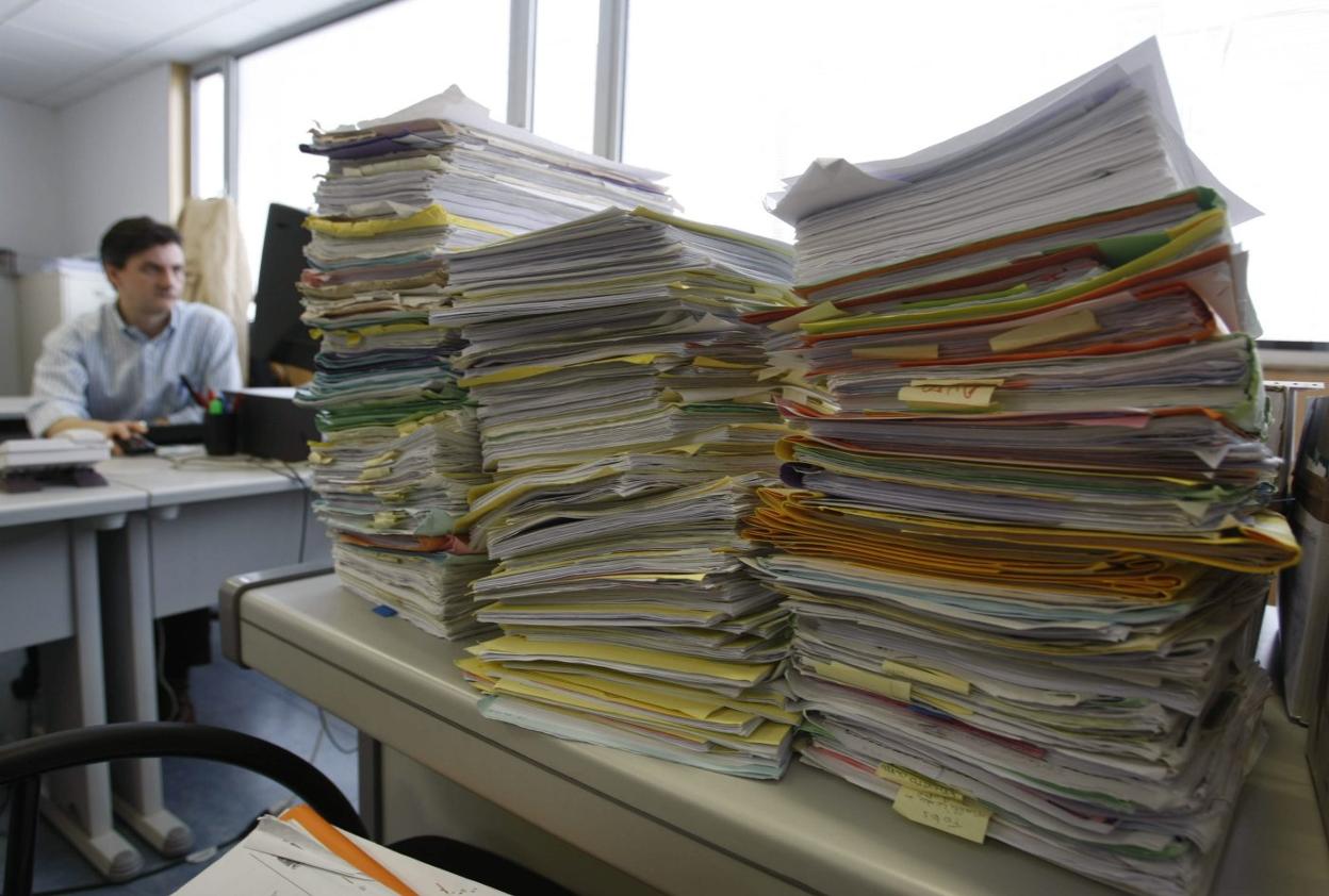 Pleitos acumulados en un juzgado de Avilés. 