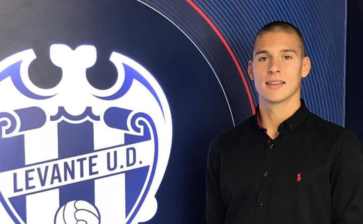 Milovanovic, durante su periodo de prueba en el Levante. 