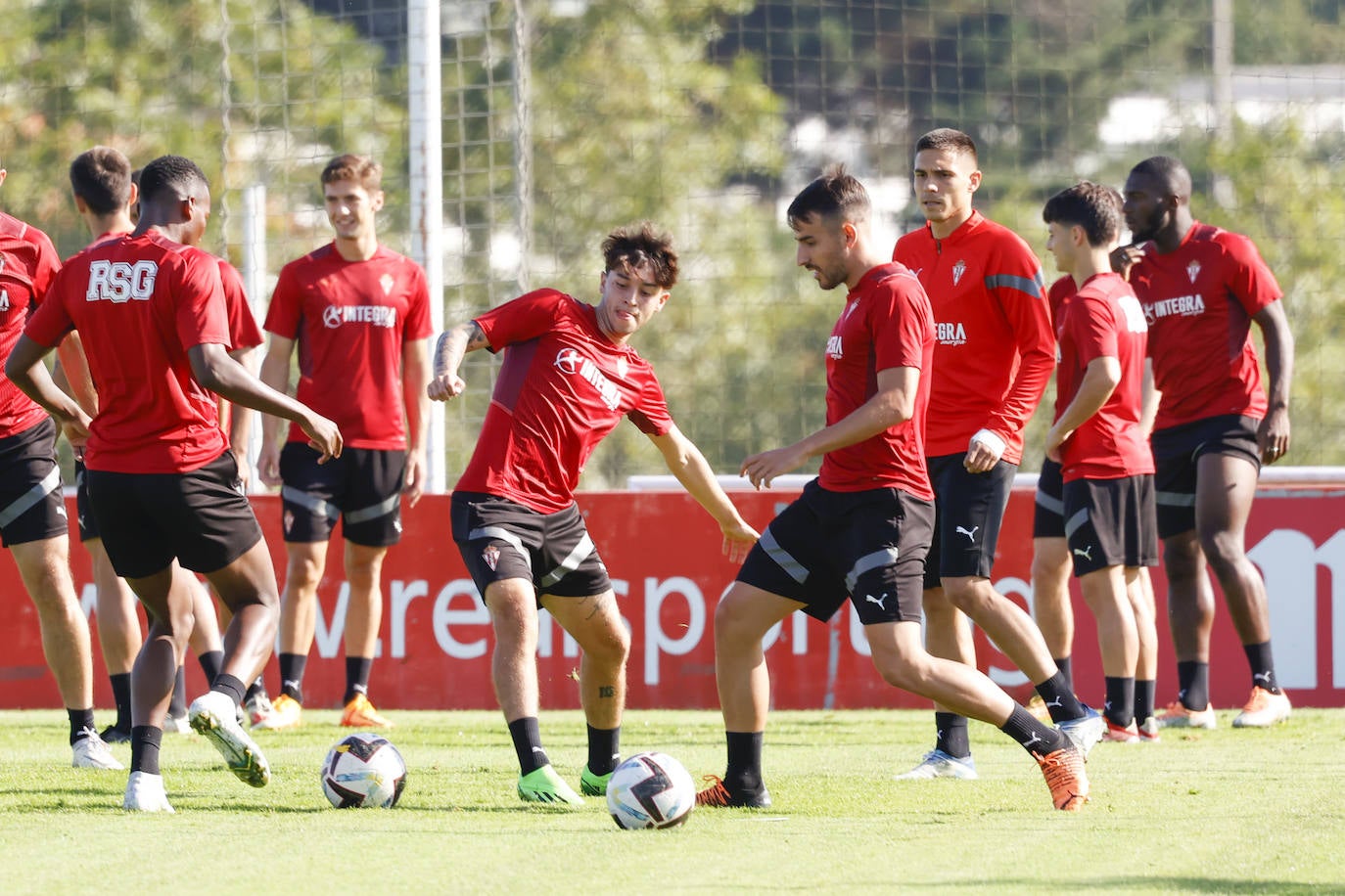 Fotos: Entrenamiento del Sporting antes de viajar a Ponferrada