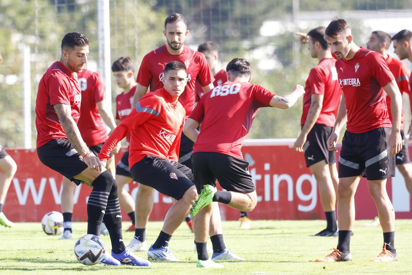 Fotos: Entrenamiento del Sporting antes de viajar a Ponferrada