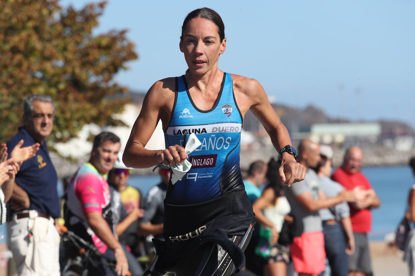 Fotos: Casi 150 deportistas compiten en el regreso del Triatlón del Santa Olaya