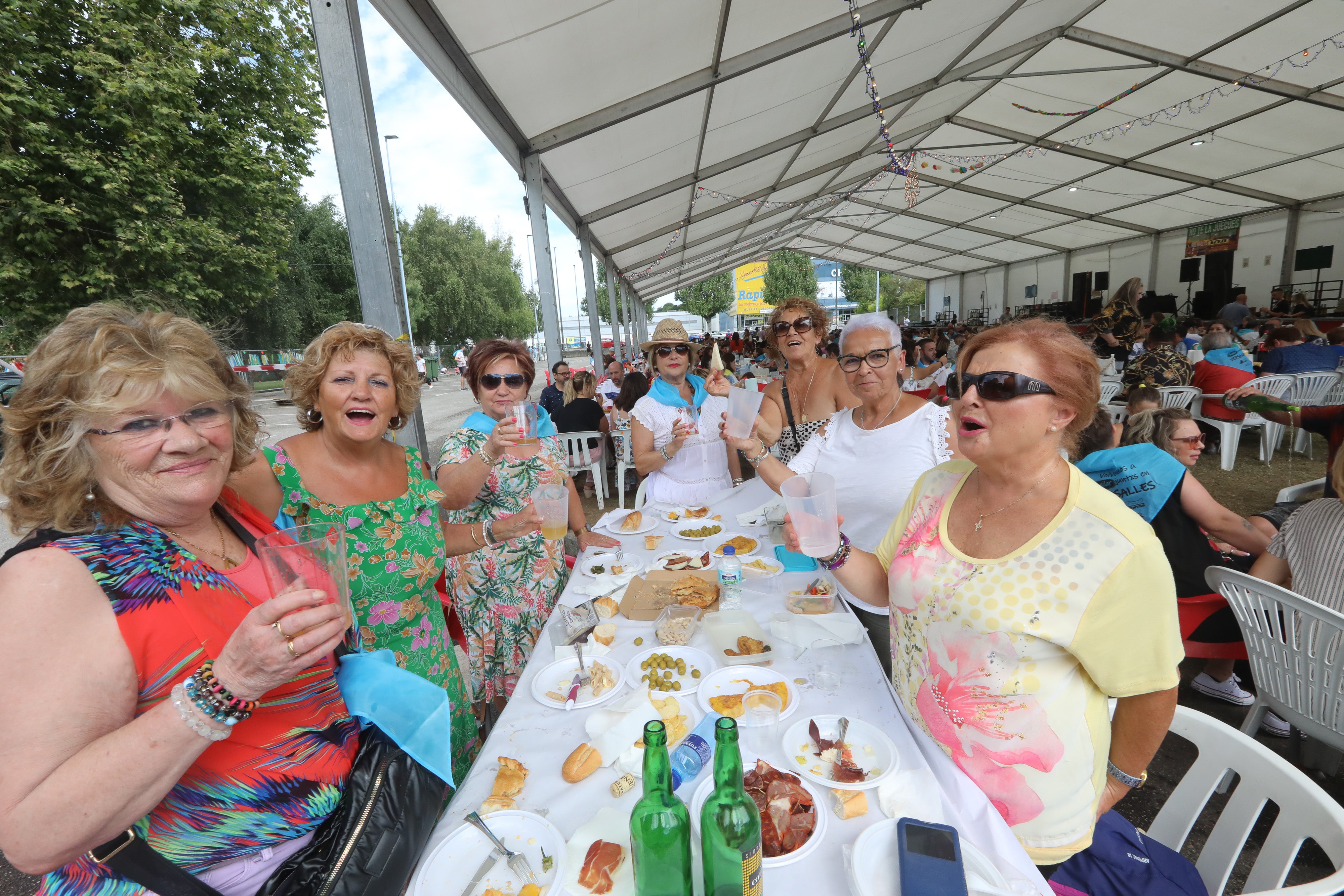 Fotos: Atracón festivo en las calles de Versalles