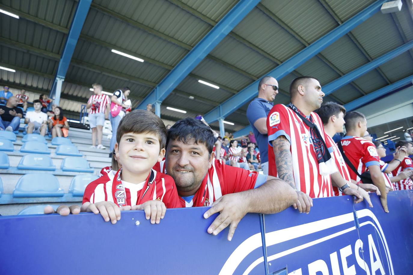 Fotos: ¿Estuviste en la Ponferradina - Sporting? ¡Búscate!