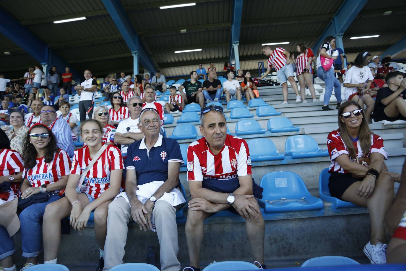 Fotos: ¿Estuviste en la Ponferradina - Sporting? ¡Búscate!