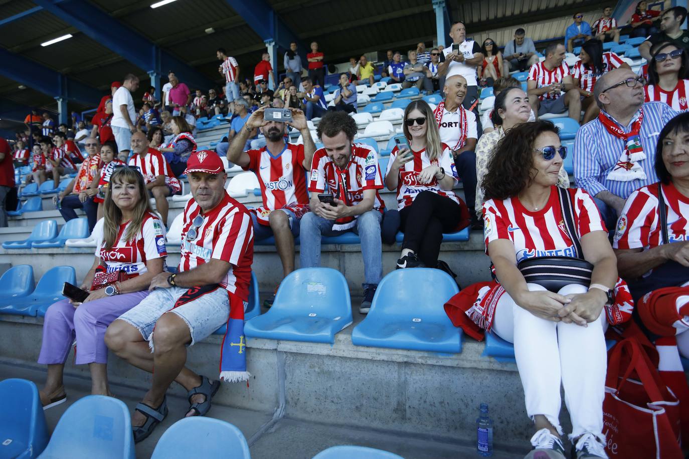 Fotos: ¿Estuviste en la Ponferradina - Sporting? ¡Búscate!