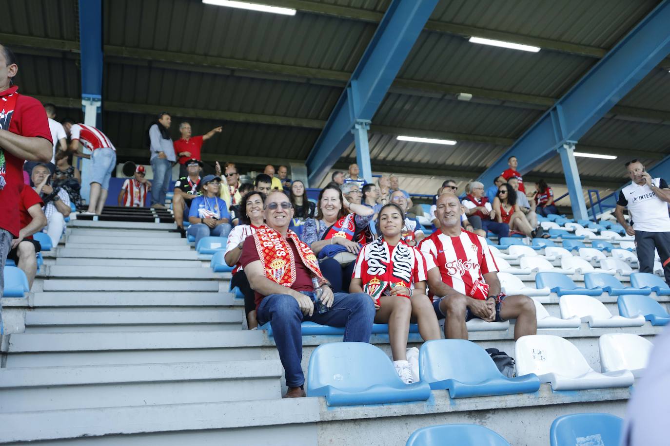 Fotos: ¿Estuviste en la Ponferradina - Sporting? ¡Búscate!