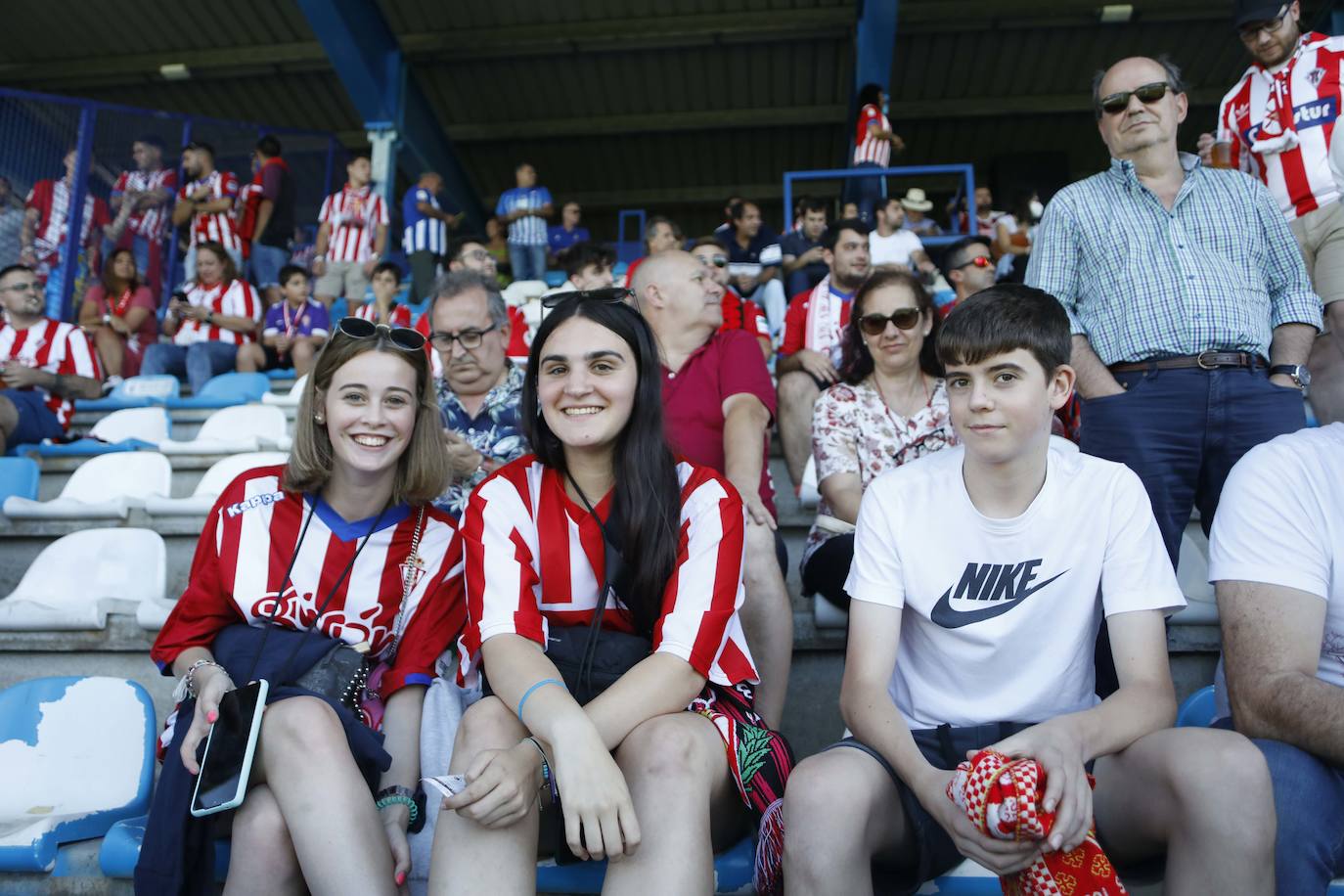 Fotos: ¿Estuviste en la Ponferradina - Sporting? ¡Búscate!