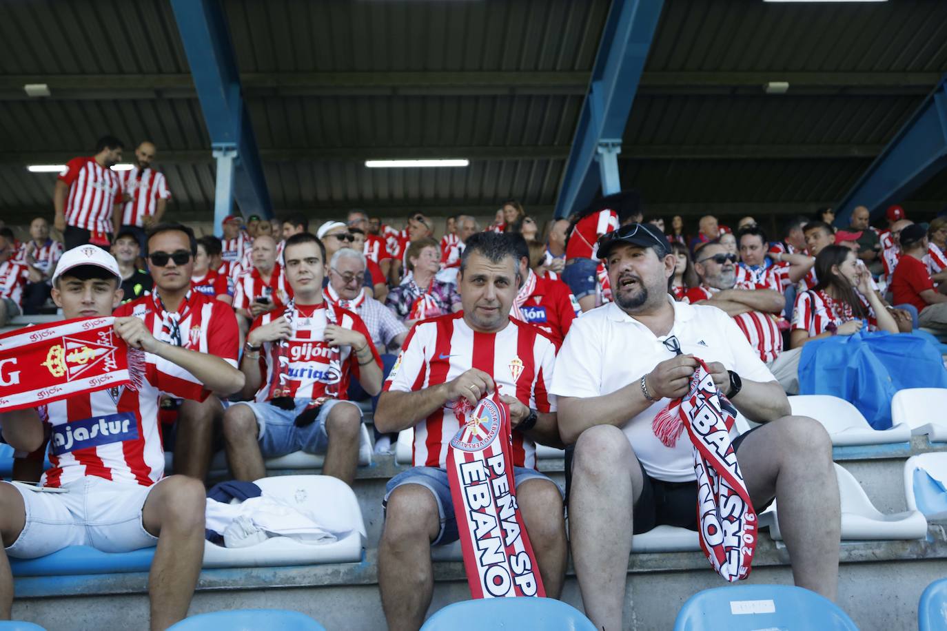 Fotos: ¿Estuviste en la Ponferradina - Sporting? ¡Búscate!