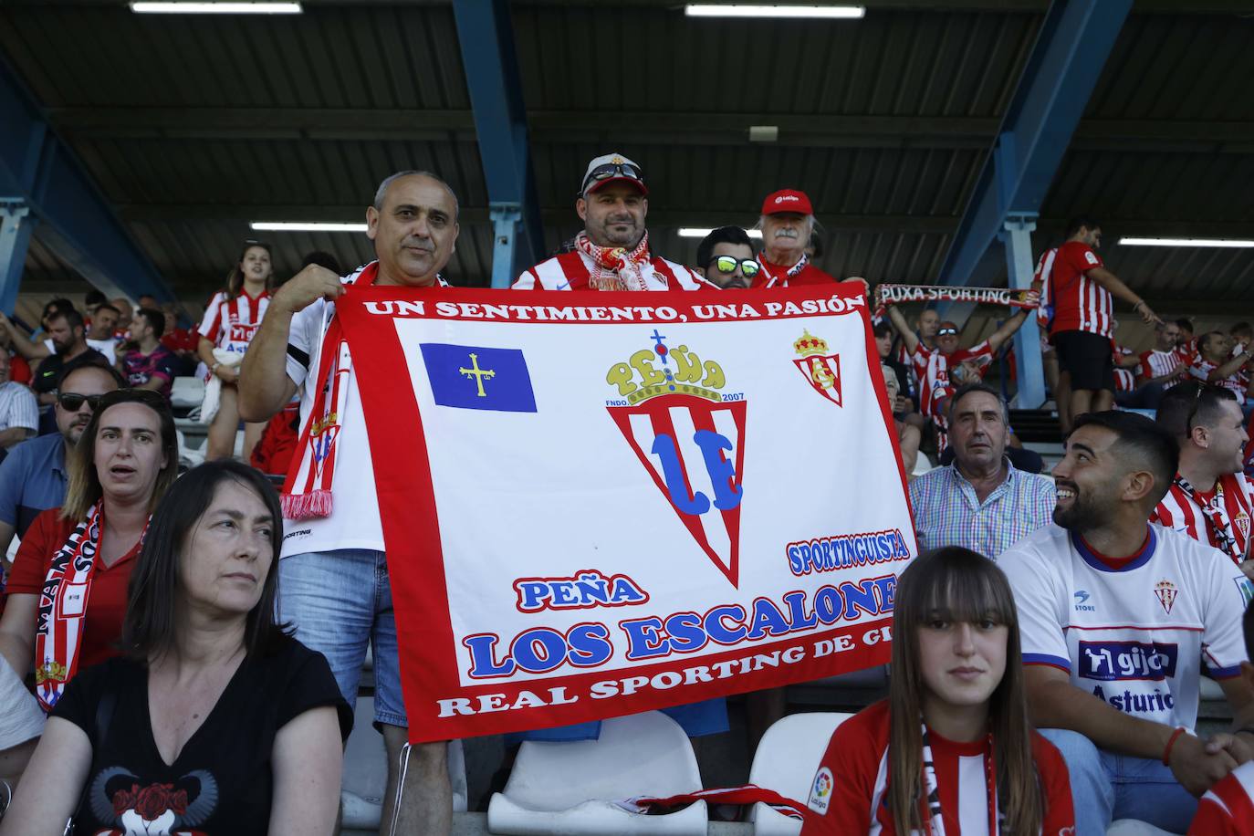 Fotos: ¿Estuviste en la Ponferradina - Sporting? ¡Búscate!