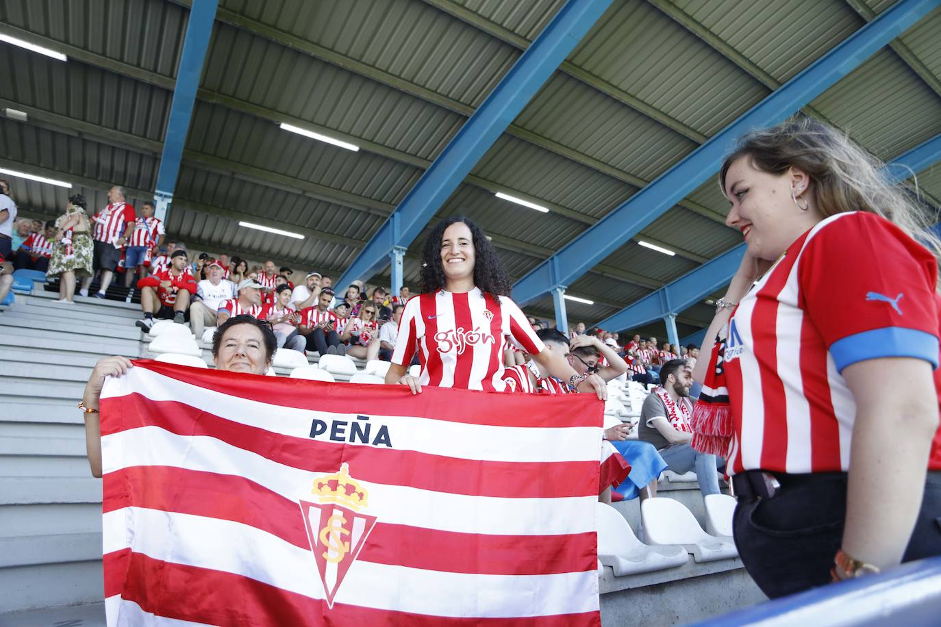 Fotos: ¿Estuviste en la Ponferradina - Sporting? ¡Búscate!