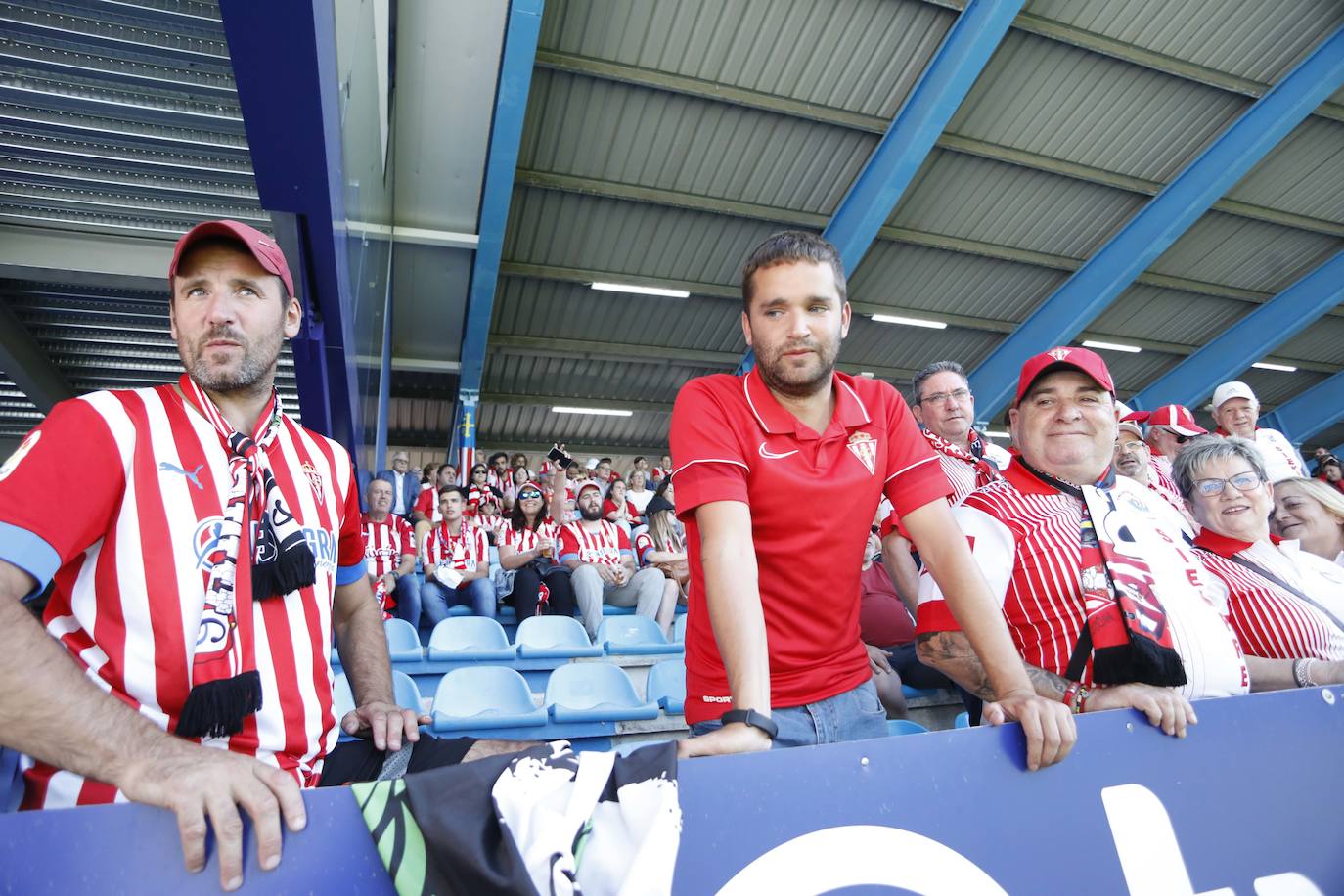 Fotos: ¿Estuviste en la Ponferradina - Sporting? ¡Búscate!