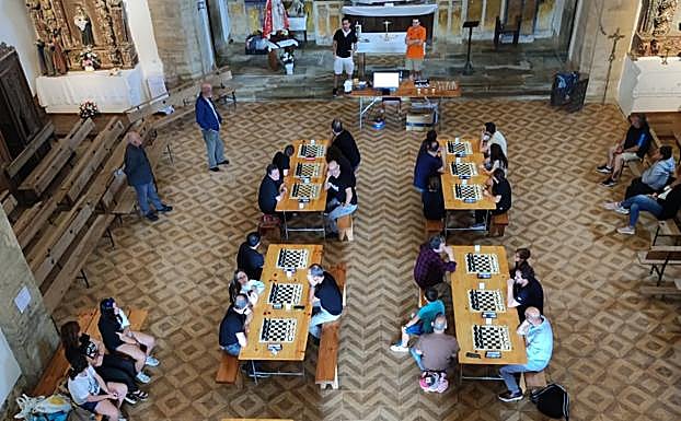 Panorámica de la Iglesia de San Martín de Calleras. 