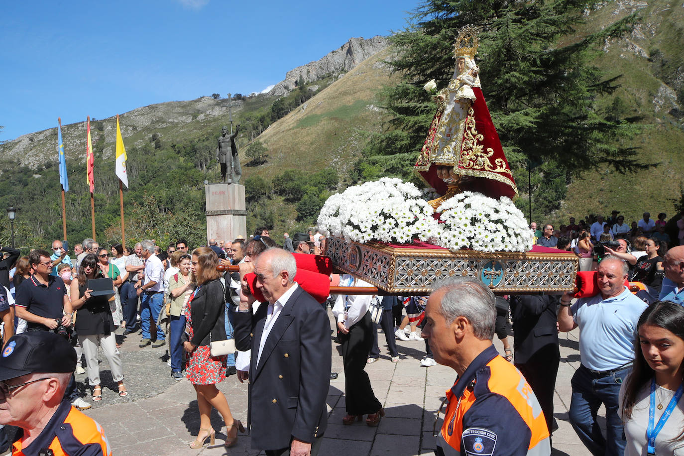 Fotos: Tradición en un reivindicativo Día de Asturias en Covadonga