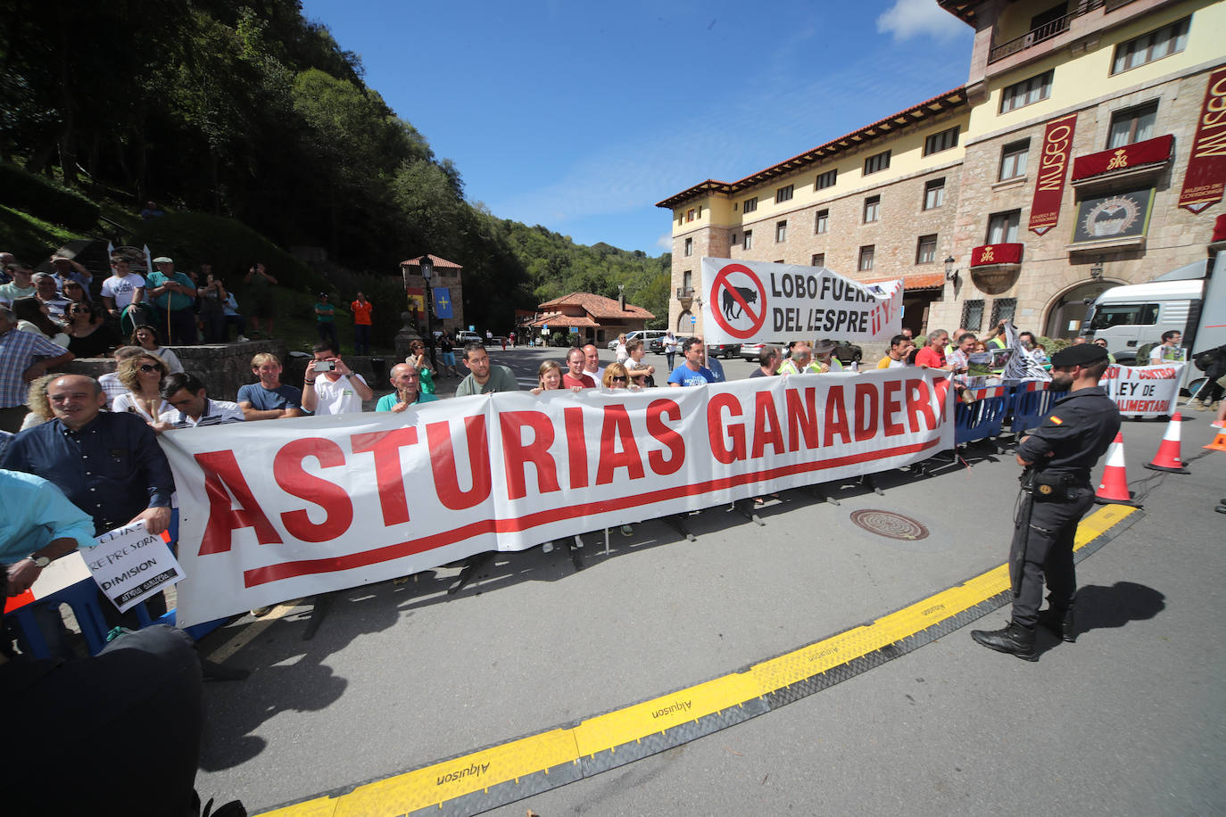 Fotos: Tradición en un reivindicativo Día de Asturias en Covadonga