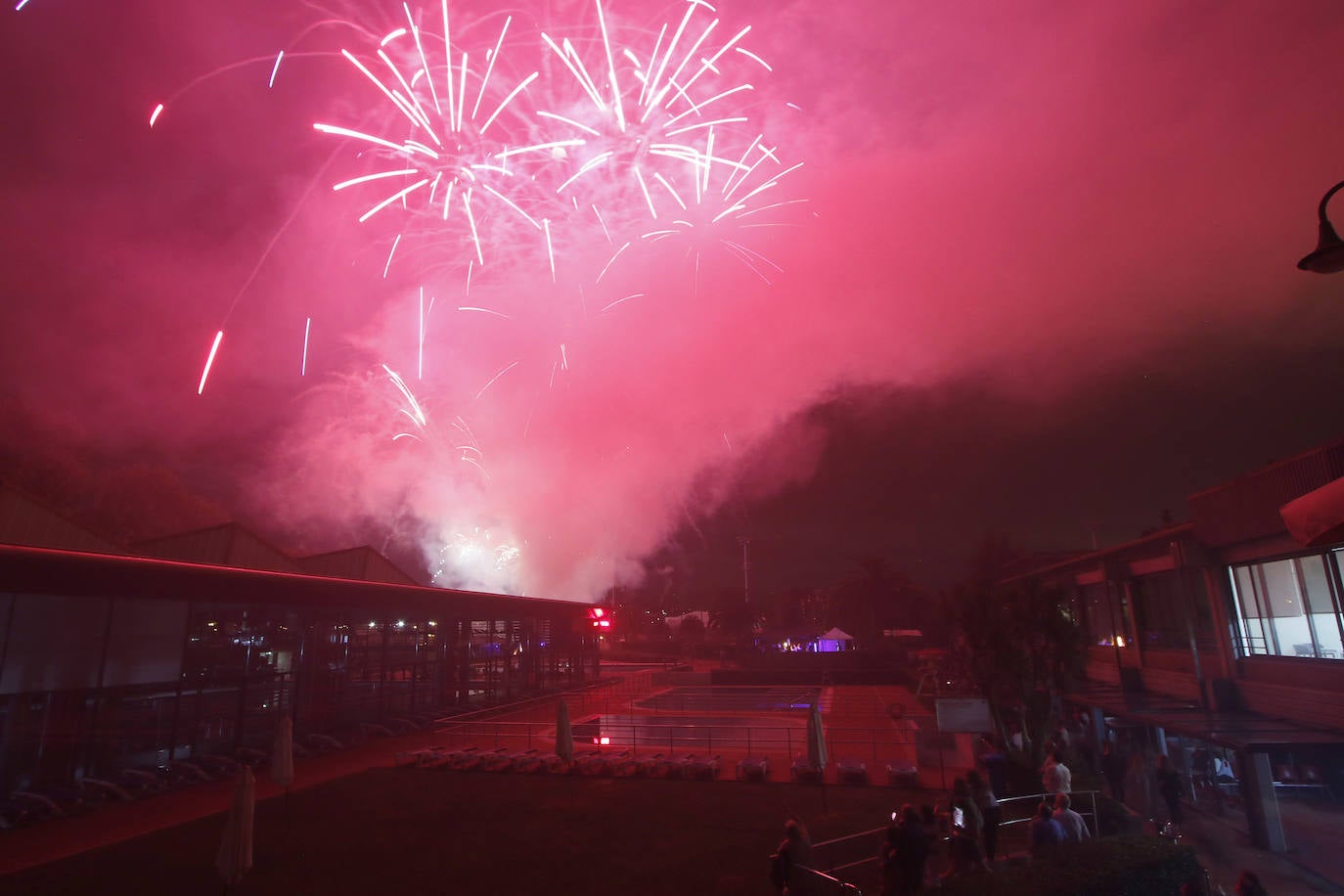 Fotos: El Grupo vibra con el ritmo de Marlon y unos espectaculares fuegos artificiales