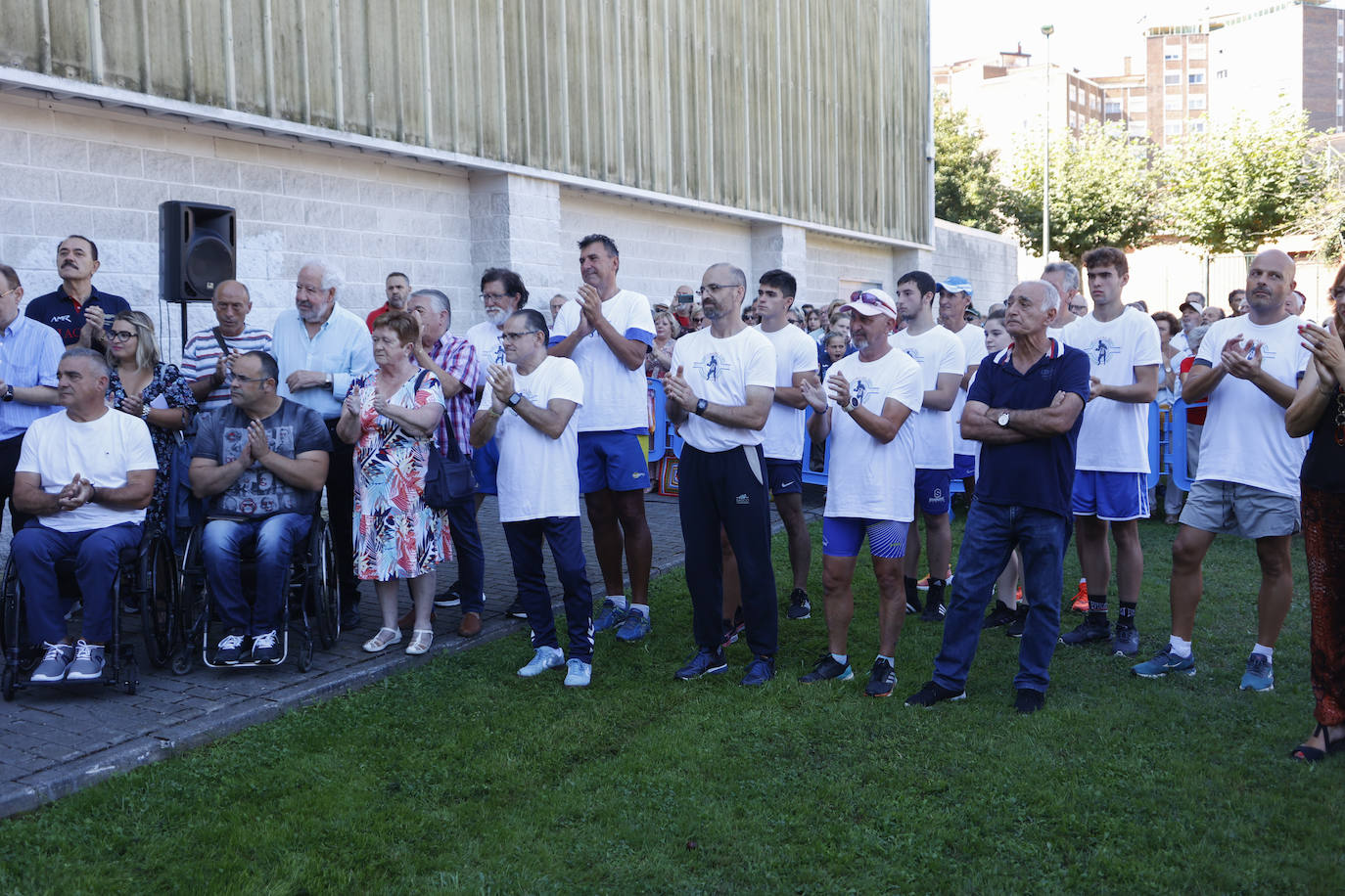 Fotos: Avilés salda su deuda con Dacal, «gran leyenda del deporte»
