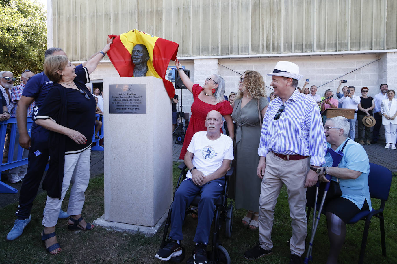 Fotos: Avilés salda su deuda con Dacal, «gran leyenda del deporte»