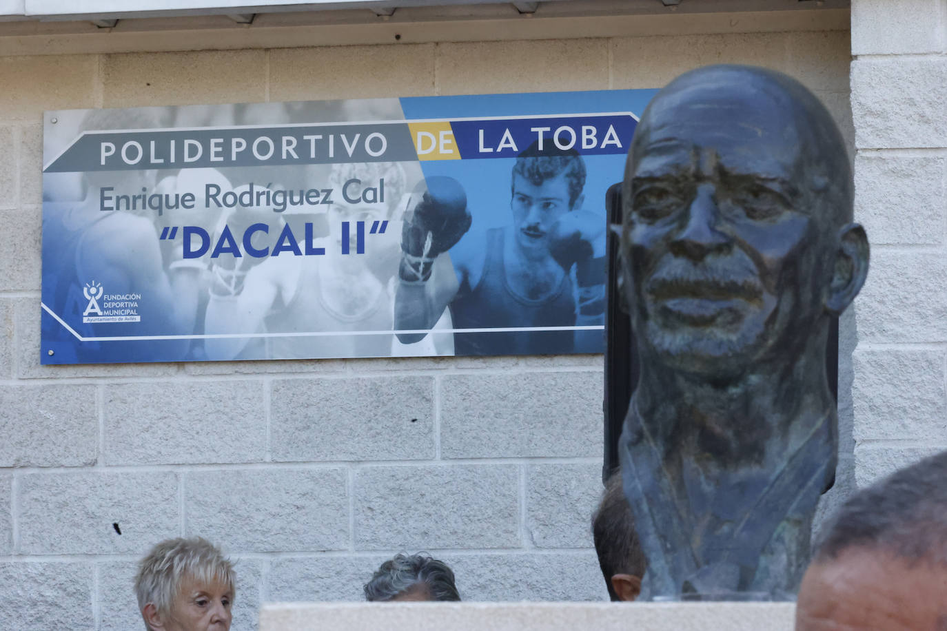 Fotos: Avilés salda su deuda con Dacal, «gran leyenda del deporte»