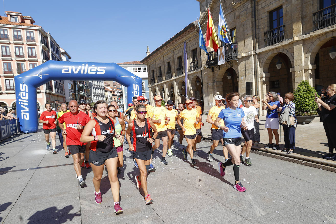 Fotos: Avilés salda su deuda con Dacal, «gran leyenda del deporte»