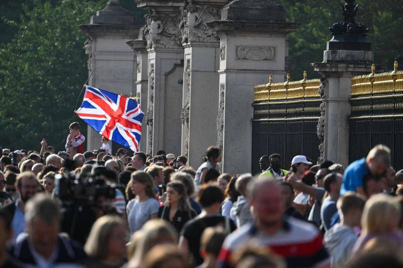 Fotos: Los restos mortales de Isabel II se trasladan de Balmoral a Edimburgo