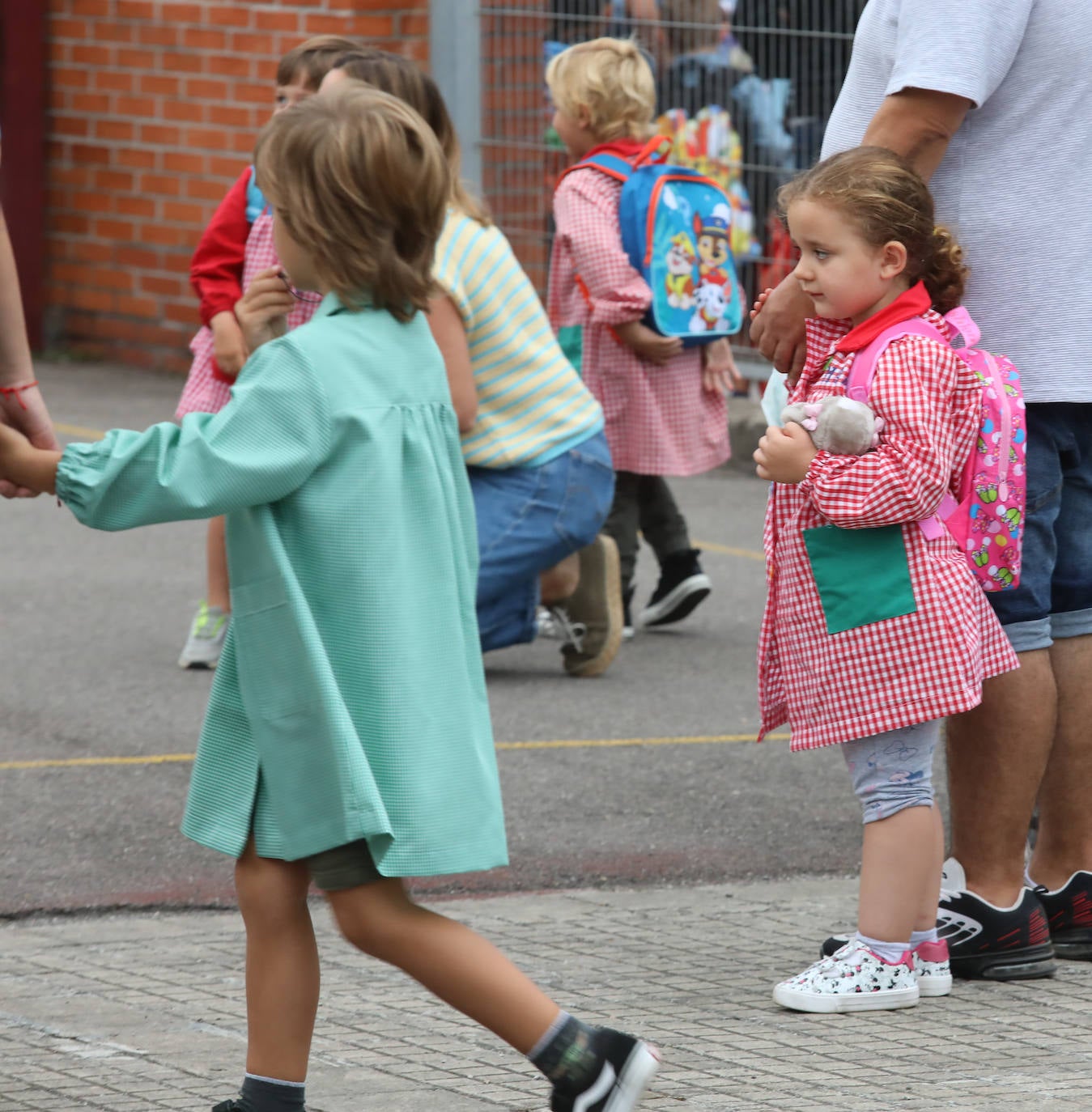 Fotos: Emoción y reencuentros en un curso escolar cambiado