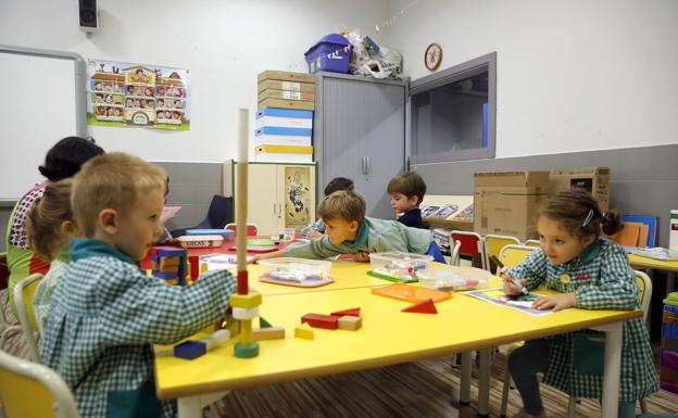 Imagen. Emoción y reencuentros en un curso escolar cambiado 