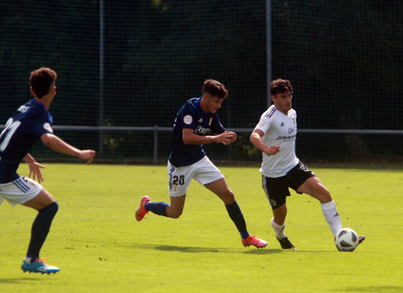 Fotos: Las mejores jugadas del Vetusta - Burgos