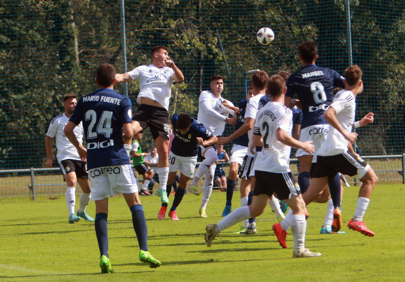 Fotos: Las mejores jugadas del Vetusta - Burgos