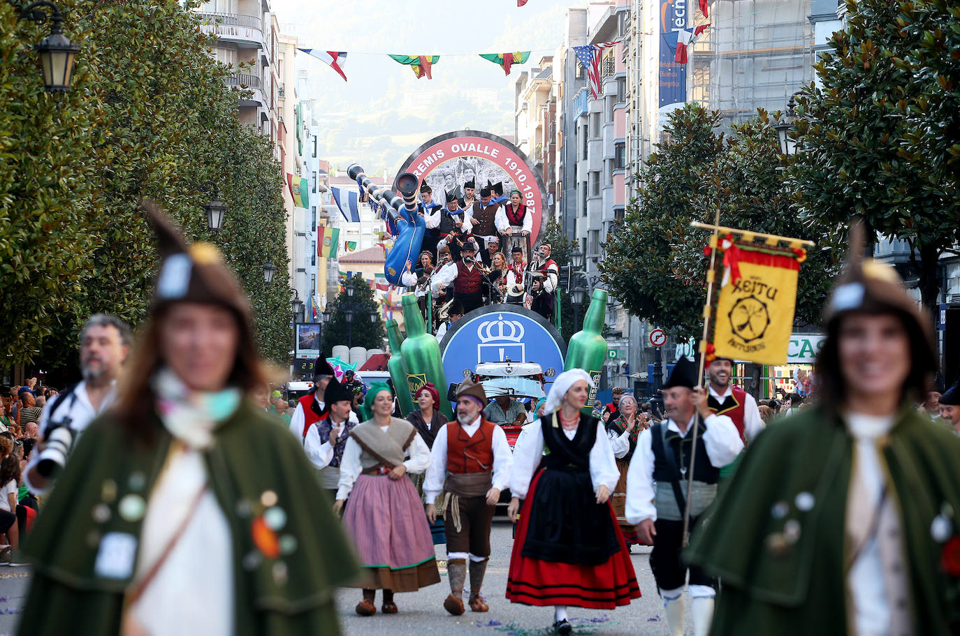 Fotos: Todas las imágenes del desfile del Día de América en Oviedo